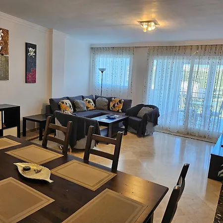 아파트 3 Bedrooms With Pool & Parking, Close To Sea And Gibraltar *