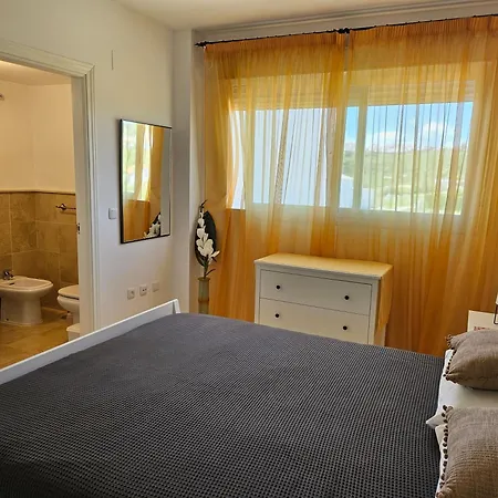 3 Bedrooms With Pool & Parking, Close To Sea And Gibraltar 아파트 마닐바