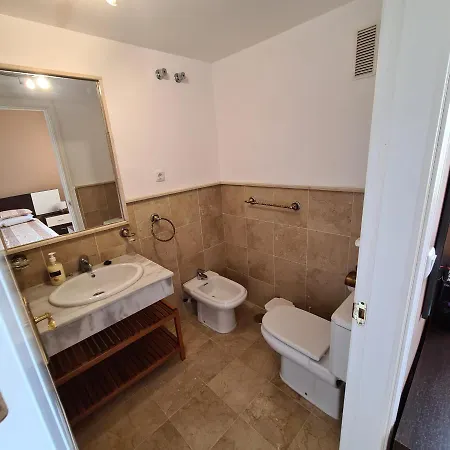 3 Bedrooms With Pool & Parking, Close To Sea And Gibraltar マニルバ