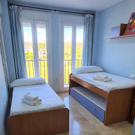 アパート 3 Bedrooms With Pool & Parking, Close To Sea And Gibraltar *
